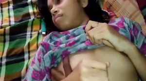 Desi Ladki Ka Suit Utha Kar Usko Bed Par Sula Kar Uski Bur Ki Chudai Ki Uske Dard Hone Ke Baad Bhi