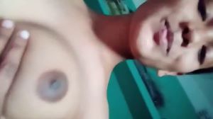Kuwari Choti Si Ladki Ne Apna Video Banaya Us Video Me Usne Apni Chuchi Aur Bur Dekhaya