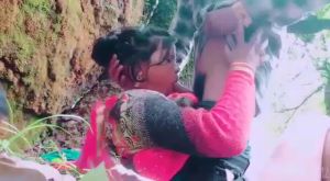 Bhavi Ko Junjle Me Le Kar Jabarjasti Usko Kiss Kiya Uske Baad Uski Bur Me Land Gussa Diya