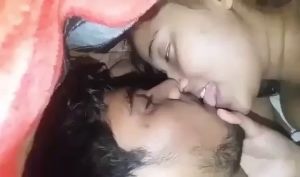 Kambal Ghussa Kar Girlfriend Ki Narm Narm Chuchi Dabai Aur Pela