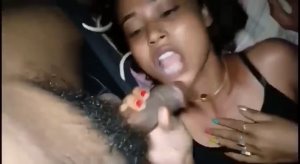 Girlfriend Ko Lund Chusaya Aur Tange Faila Kar Chut Maari