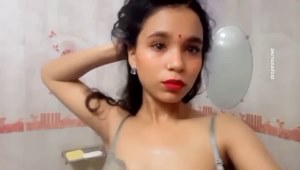 Nurse Bathroom Me Ja Kar Apna MMS Video Viral Kiya