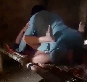 Pakistani Begam Ko Khaat Par Patak Kar Pela