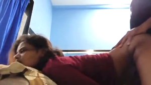 Desi girlfriend Ko Lund Chusa Chusa Kar Uski Kaali Chut Mari