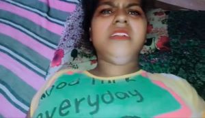 Indian Dost Ki Biwi Ko Tshirt Pahana Kar Maze Se Uski Chut Mari