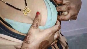 Bhabhi Ko Orange Khila Khila Kar Unki Rasili Chut Mari