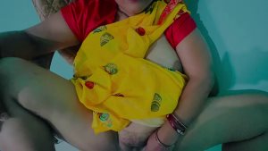 Sexy Aunty Ki Saree Utha Kar Lund Par Condom Laga Kar Maze Se Chudai Kiya
