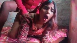 Gao Ki Bhabhi Ko Ghar Me Le Jakar Uski Sut Utha Kar Ghodi Bana Kar Choda