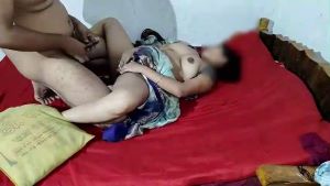 Chhote Dewar Ne Bhabhi Ki Saree Utha Kar Choda