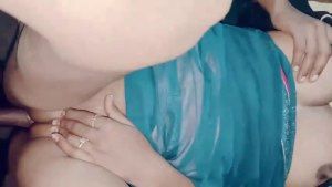 Desi Aunty So Rahi Thi Tab Maine Unko Nanga Kar Ke Maze Se Chudai Karne Laga